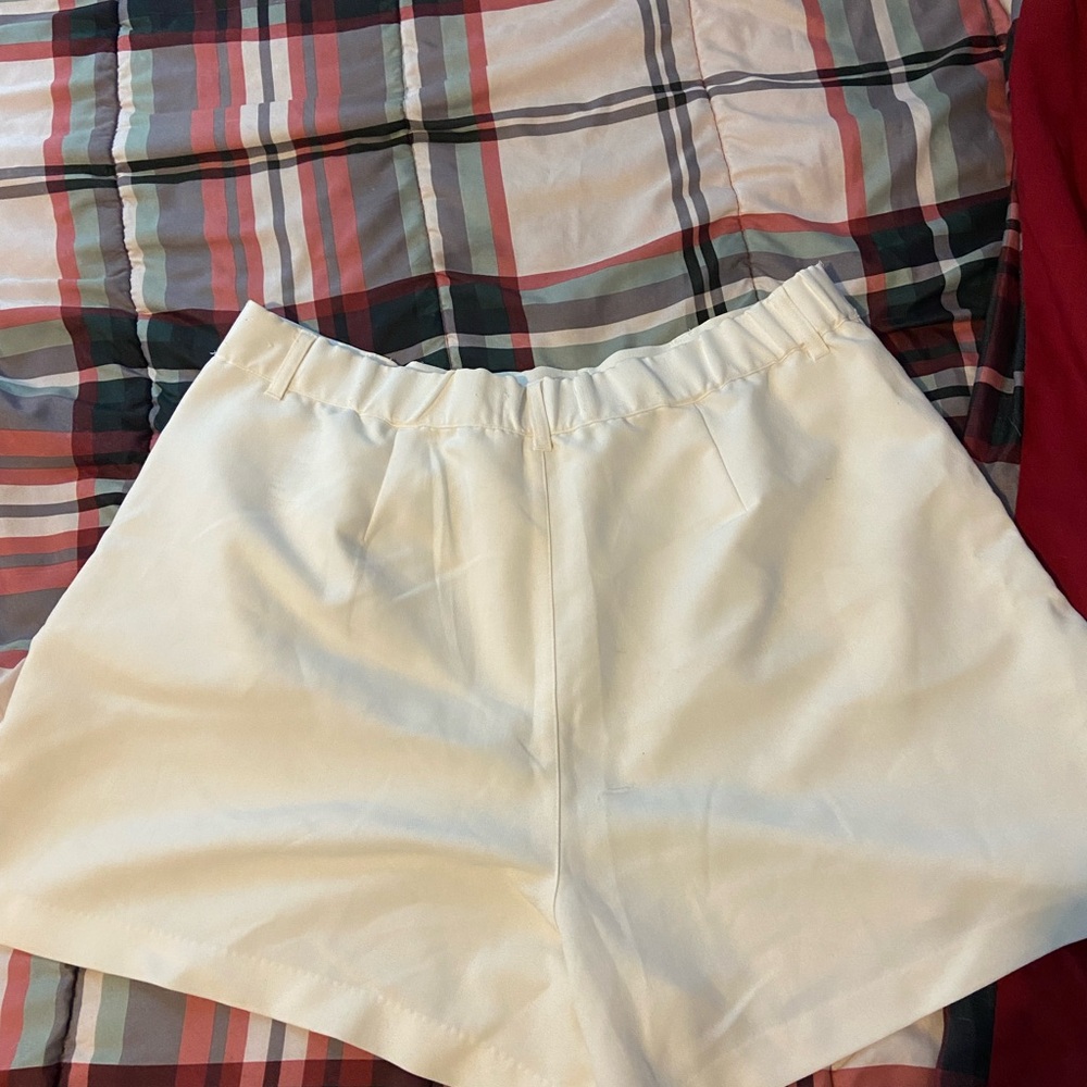 Abercrombie Women's cream Shorts